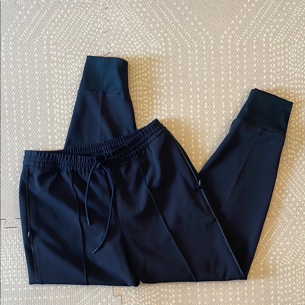 Athleta Endeavor Jogger Pants Size 8